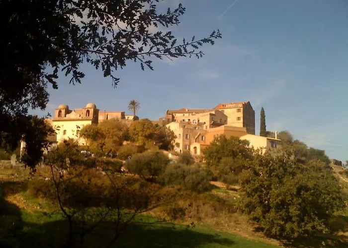 Maison De Caractere A Pigna